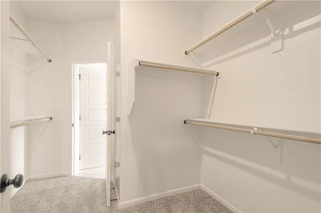 $629,900 | 9810 North Laurel Avenue, Kansas City, MO 64157