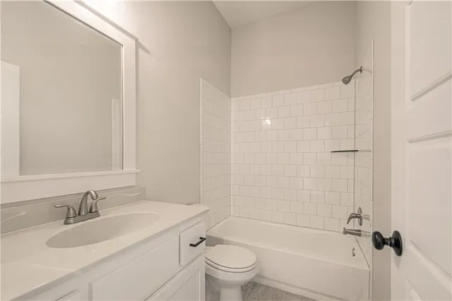 $629,900 | 9810 North Laurel Avenue, Kansas City, MO 64157