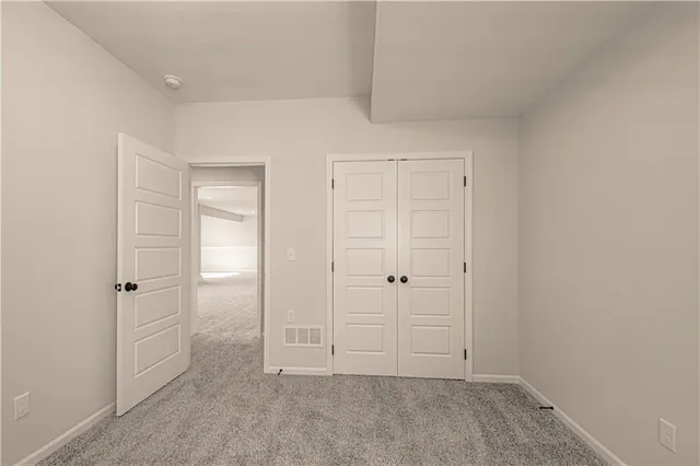 $629,900 | 9810 North Laurel Avenue, Kansas City, MO 64157