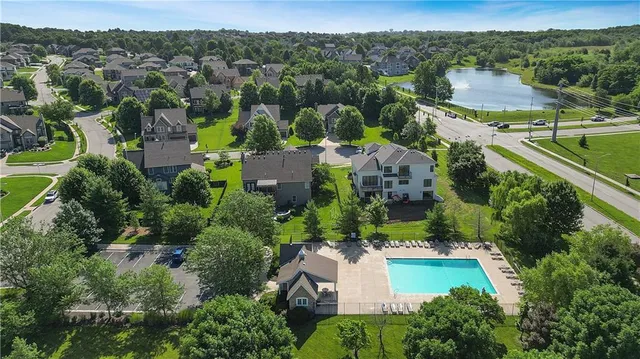 $629,900 | 9810 North Laurel Avenue, Kansas City, MO 64157