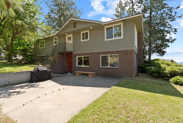 $595,000 | 6221 North Highview Lane, Spokane, WA 99217