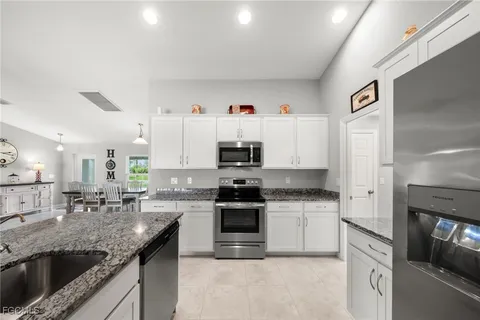 $450,000 | 2805 Northwest 12th Lane, Cape Coral, FL 33993