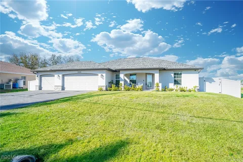 $450,000 | 2805 Northwest 12th Lane, Cape Coral, FL 33993