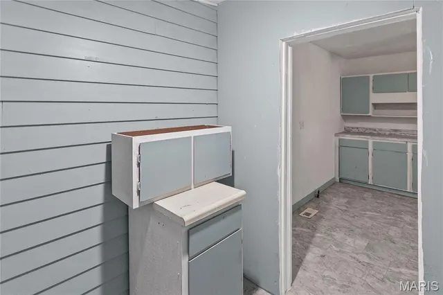 $75,000 | 205 Ayres Street, White Hall, IL 62092