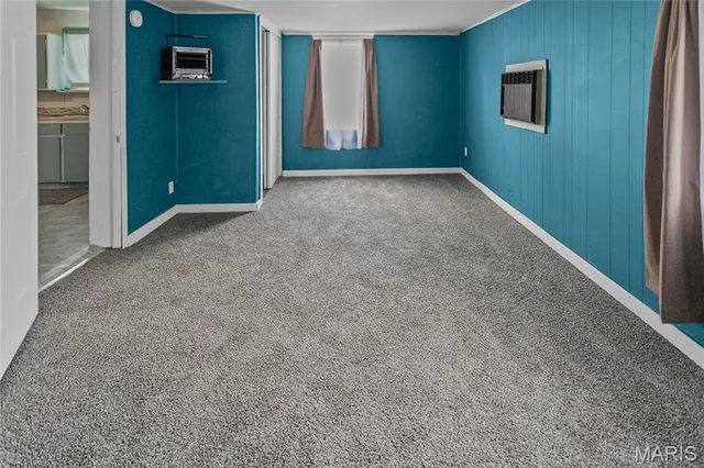 $75,000 | 205 Ayres Street, White Hall, IL 62092