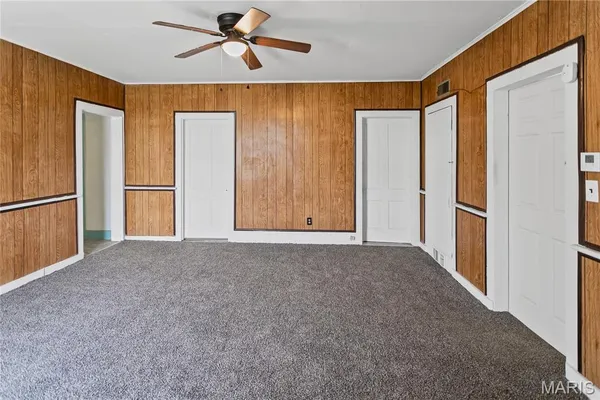 $65,000 | 205 Ayres Street, White Hall, IL 62092