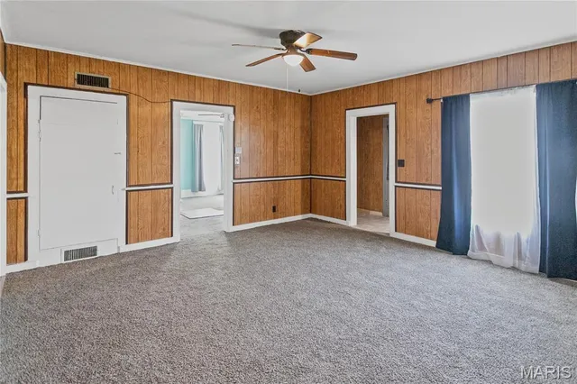 $75,000 | 205 Ayres Street, White Hall, IL 62092