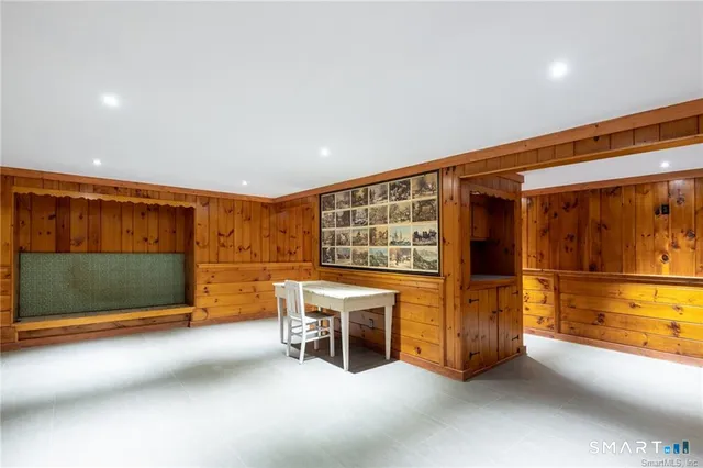 $3,200 | 37 Old Wheeler Lane, Avon, CT 06001