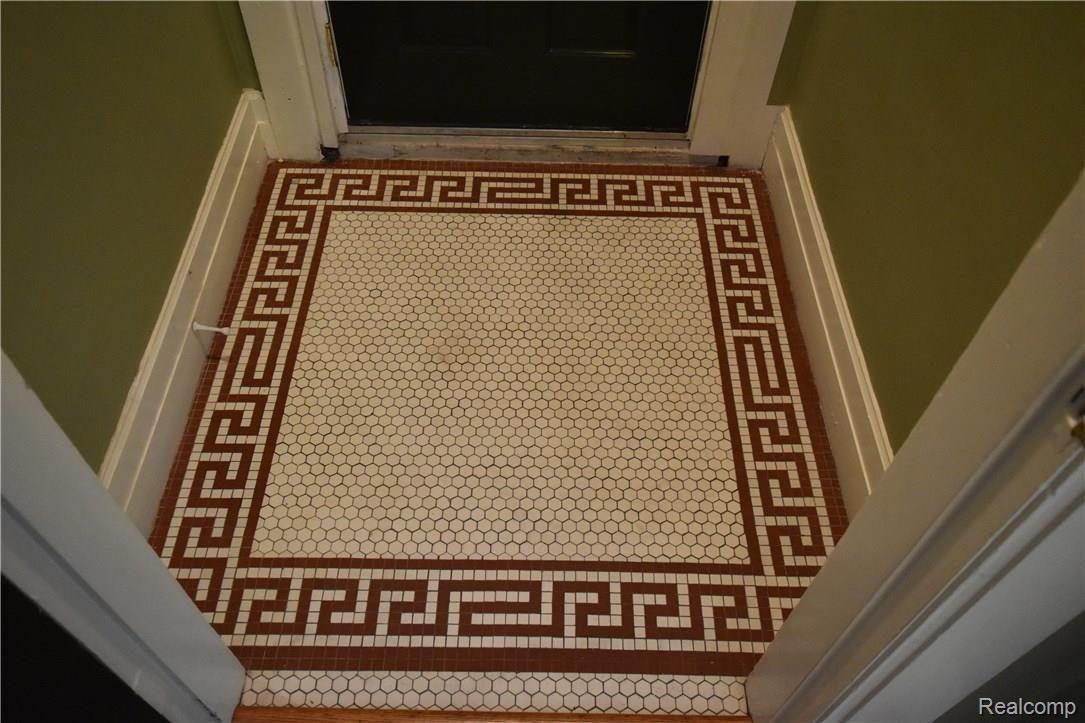 696 Atkinson Street Detroit, MI 48202 - Photo 2 of 21 Greek Key Tile Vestibule