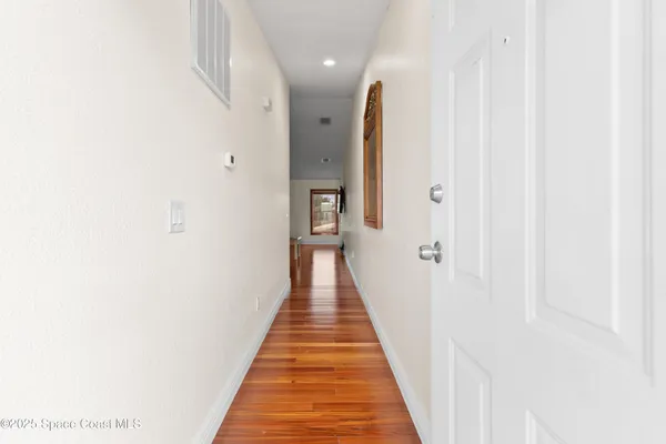 a picture of a room