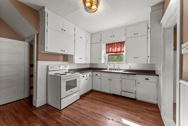 $259,000 | 16030 Maple Lane, Center City, MN 55012