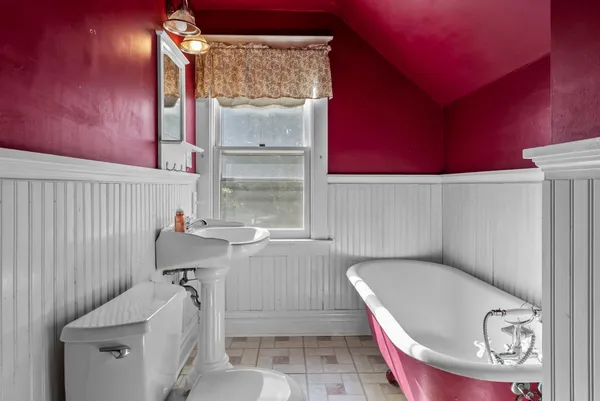 $259,000 | 16030 Maple Lane, Center City, MN 55012