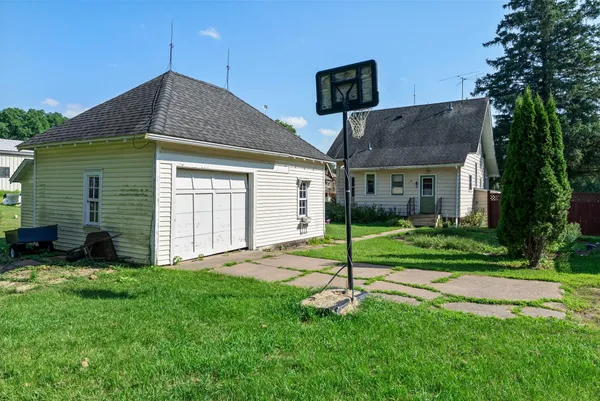 $259,000 | 16030 Maple Lane, Center City, MN 55012