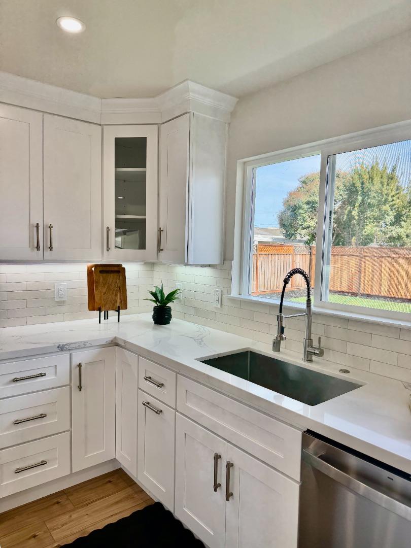 7579 Burnham Way Dublin, CA 94568 - Photo 9 of 21