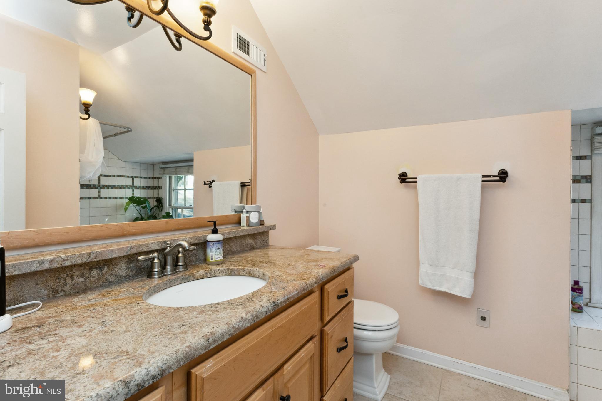 1836 Cove Point Road Annapolis, MD 21401 - Photo 16 of 36 Full bath on upper level