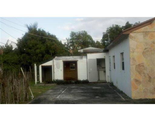 949 Upland Road West Palm Beach, FL 33401 - Photo 3 of 8 20130711200001852585000000-o