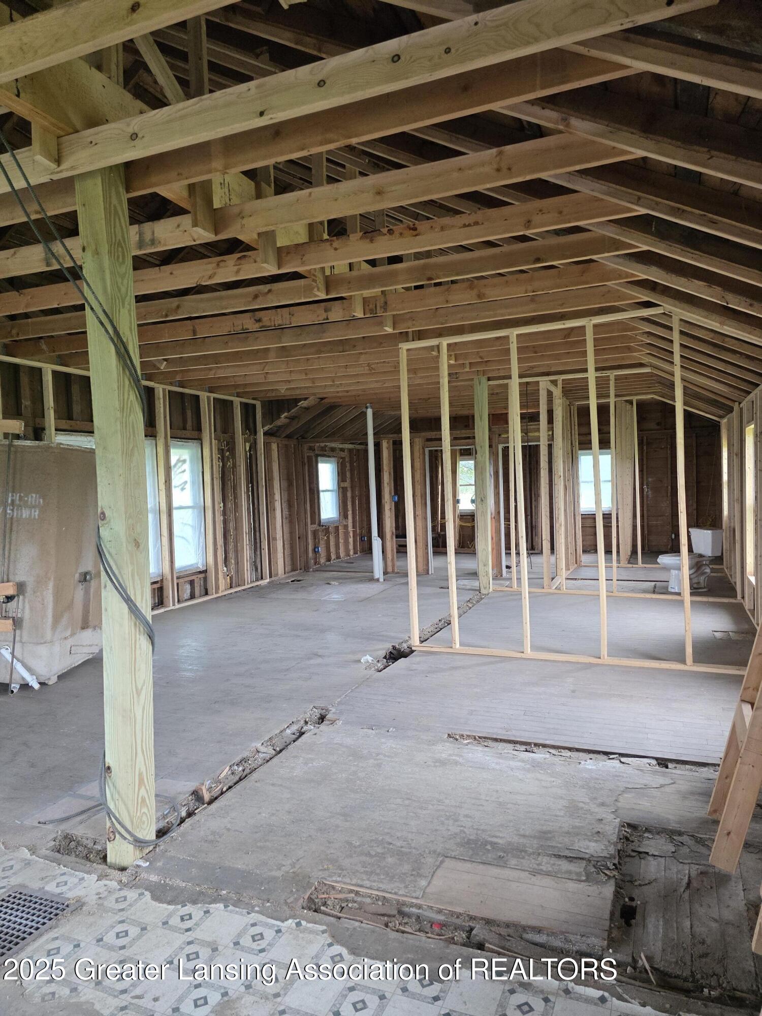 4548 Matthews Road Charlotte, MI 48813 - Photo 9 of 13 20250619_142253