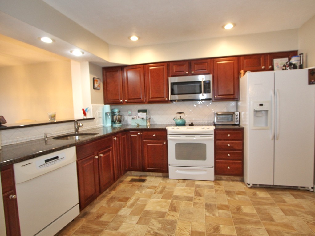 64 Pointe Rok Drive, Unit 64 Worcester, MA 01604 - Photo 7 of 23