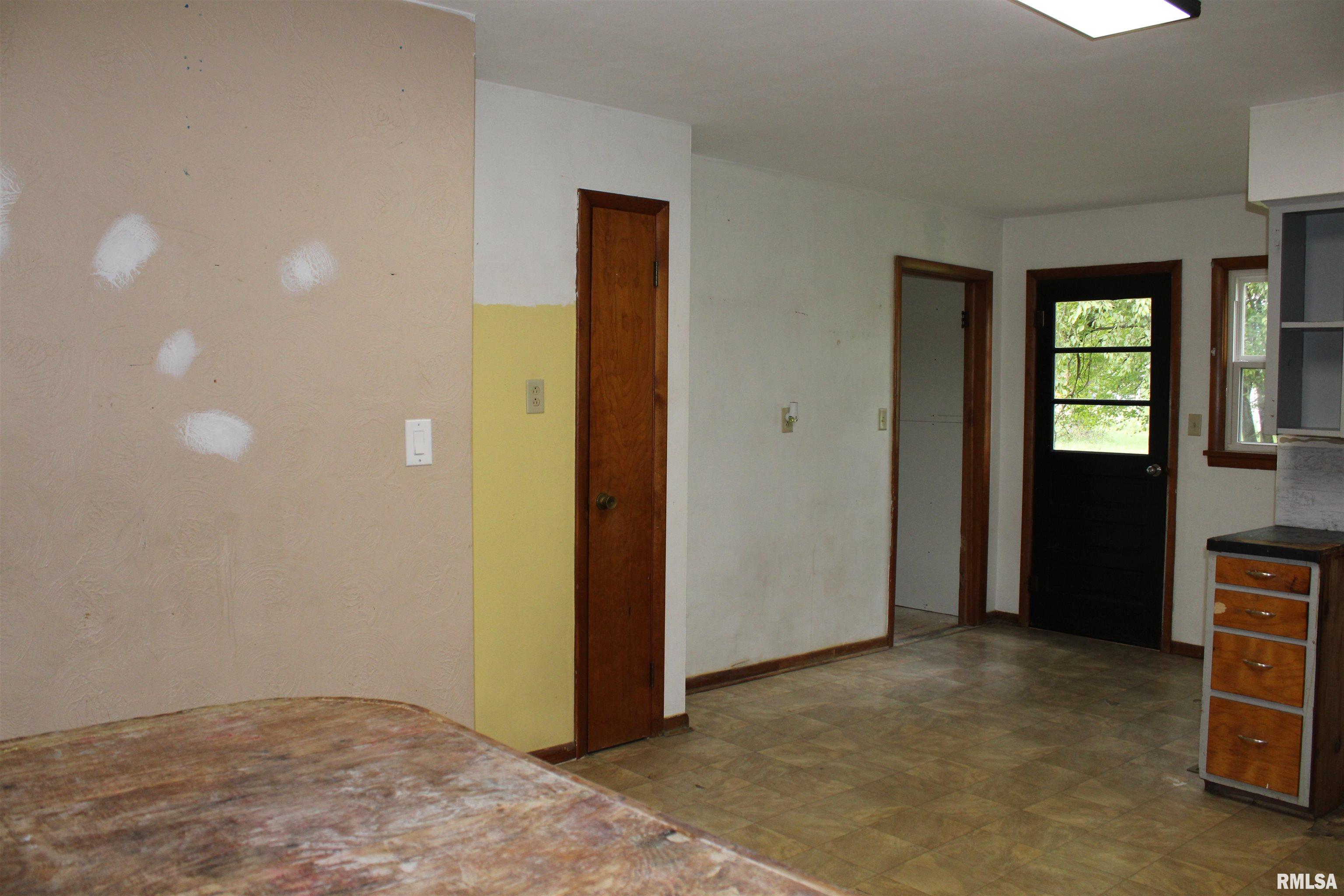 412 South Main Street Iuka, IL 62849 - Photo 24 of 35