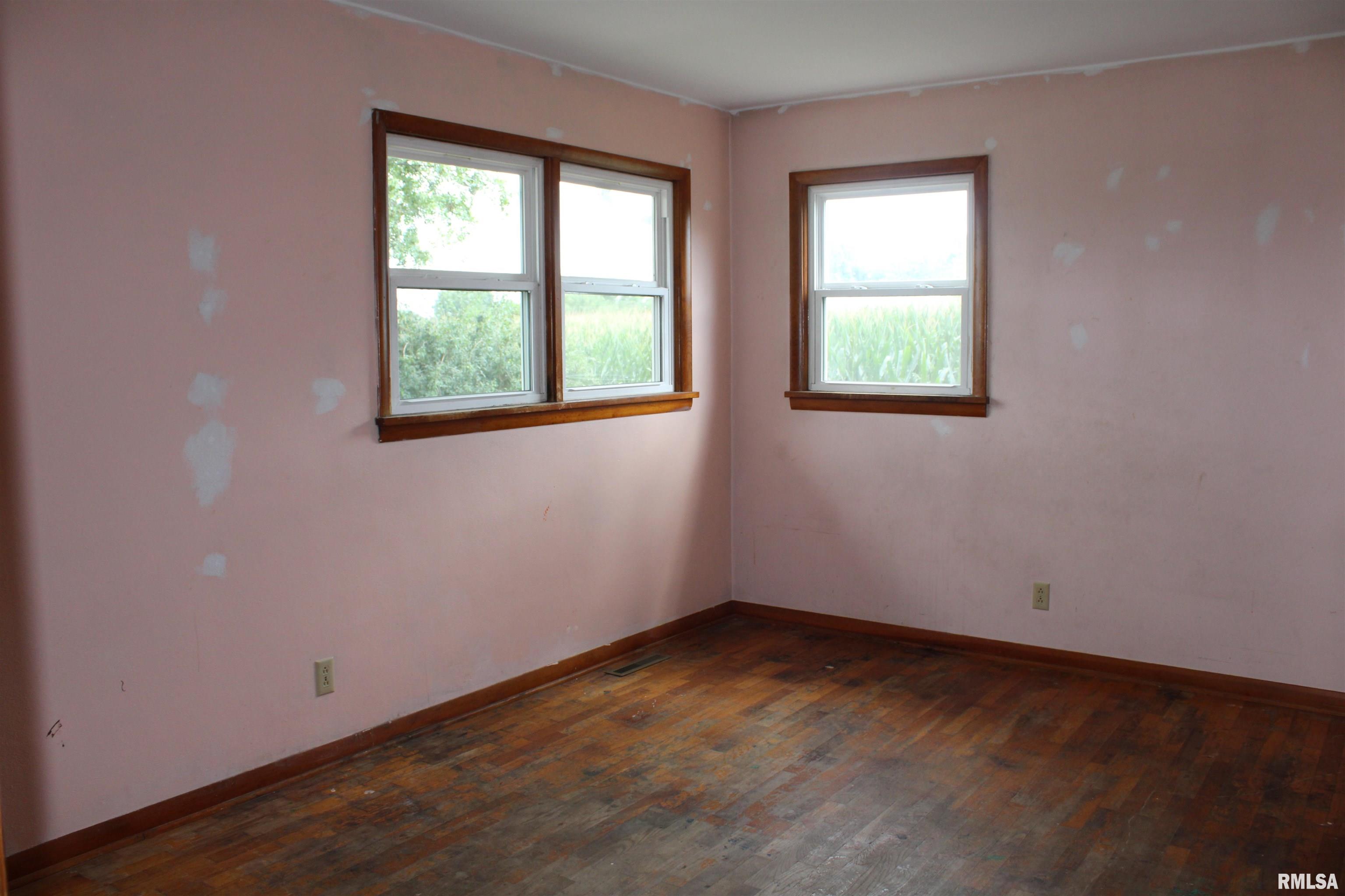 412 South Main Street Iuka, IL 62849 - Photo 31 of 35