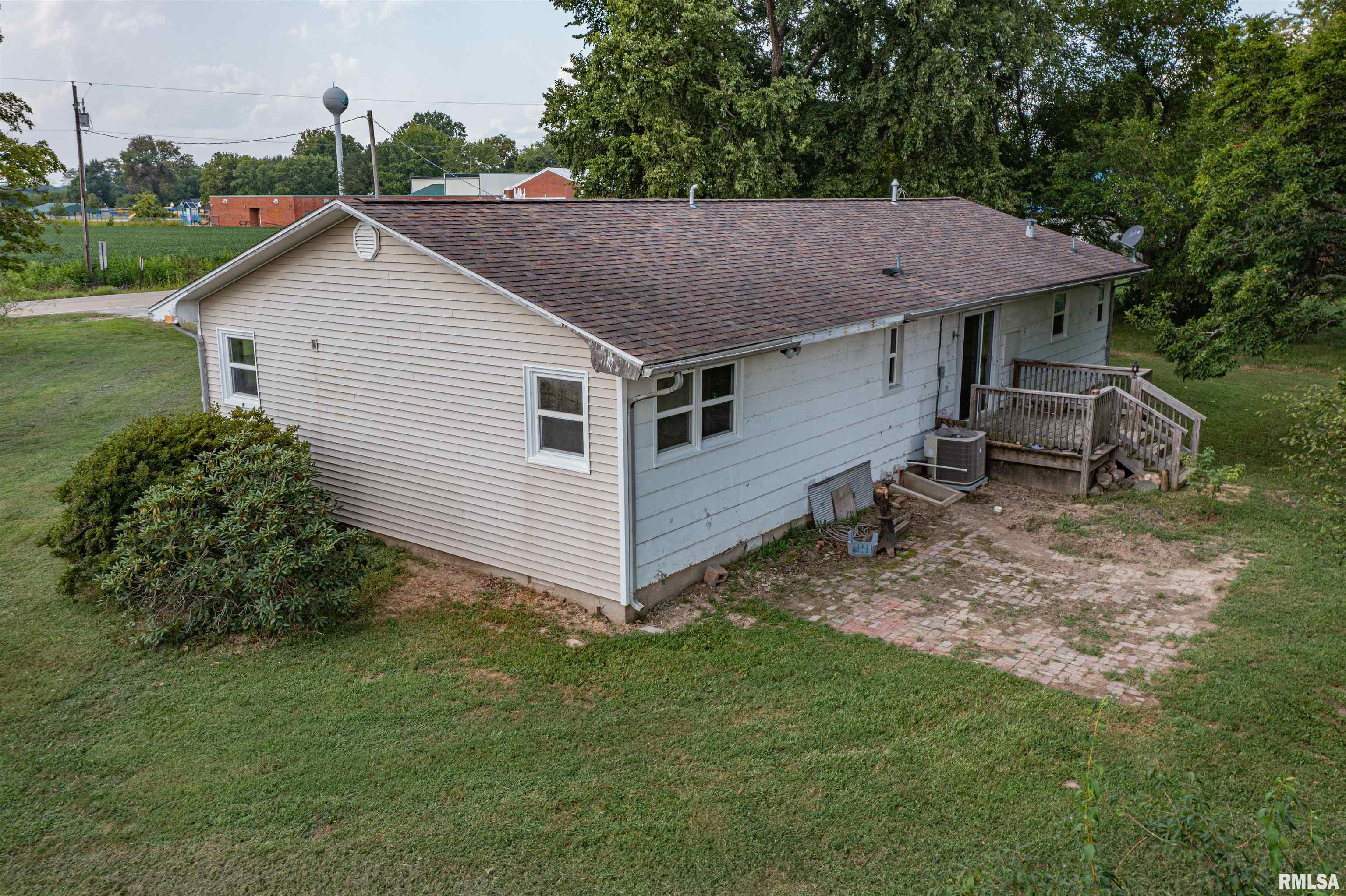 412 South Main Street Iuka, IL 62849 - Photo 8 of 35