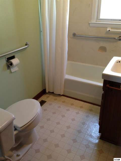 2699 Airport Road Adrian, MI 49221 - Photo 14 of 16 20386820-13.JPG
