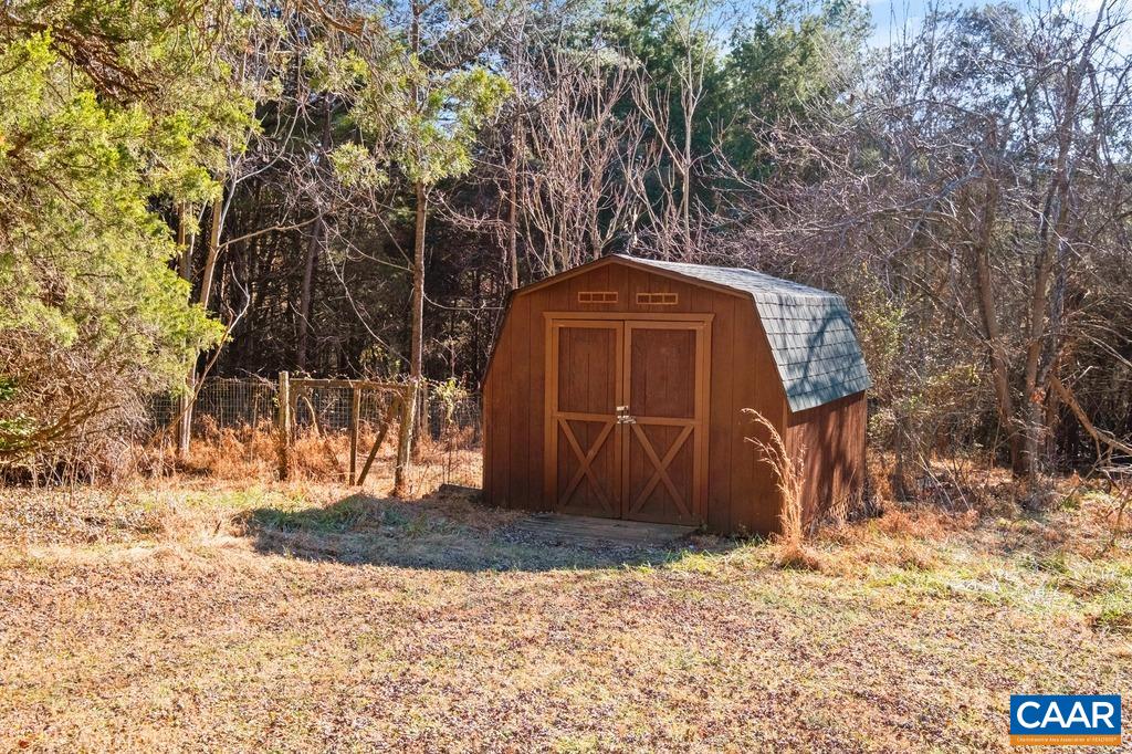 4844 Haden Martin Road Palmyra, VA 22963 - Photo 27 of 40 a view of a backyard of the house