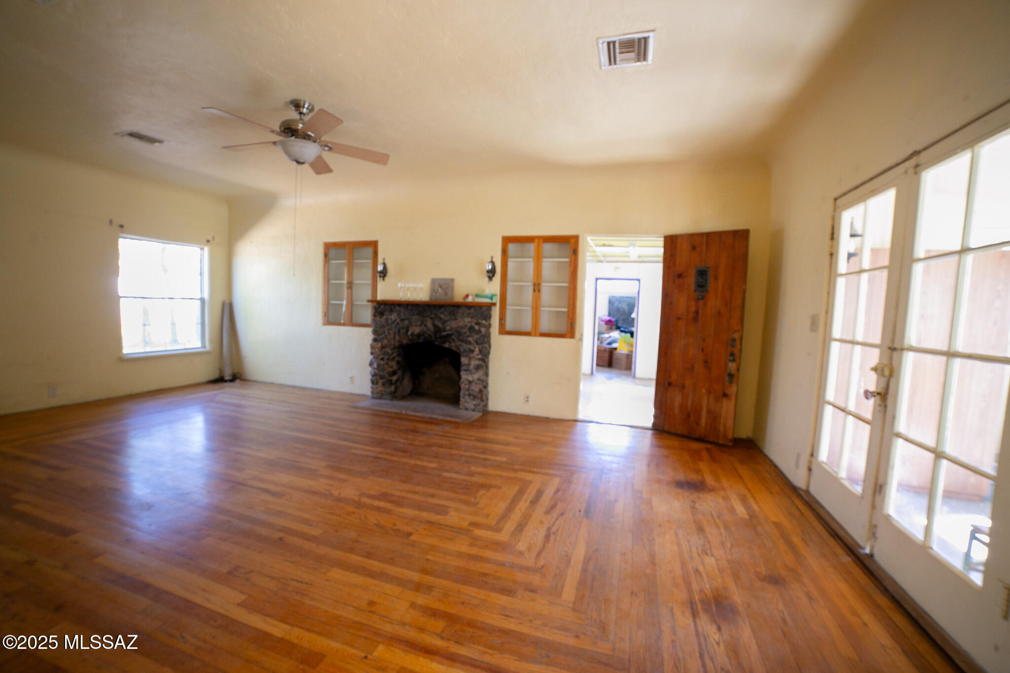 1026 West Rath Avenue Cochise, AZ 85606 - Photo 3 of 25 Living Room