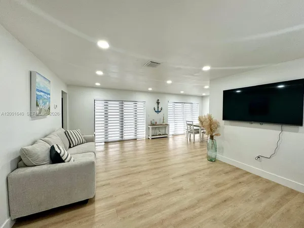 $1,050,000 | 7200 West 12th Avenue, Hialeah, FL 33014
