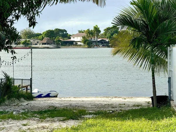 $1,050,000 | 7200 West 12th Avenue, Hialeah, FL 33014
