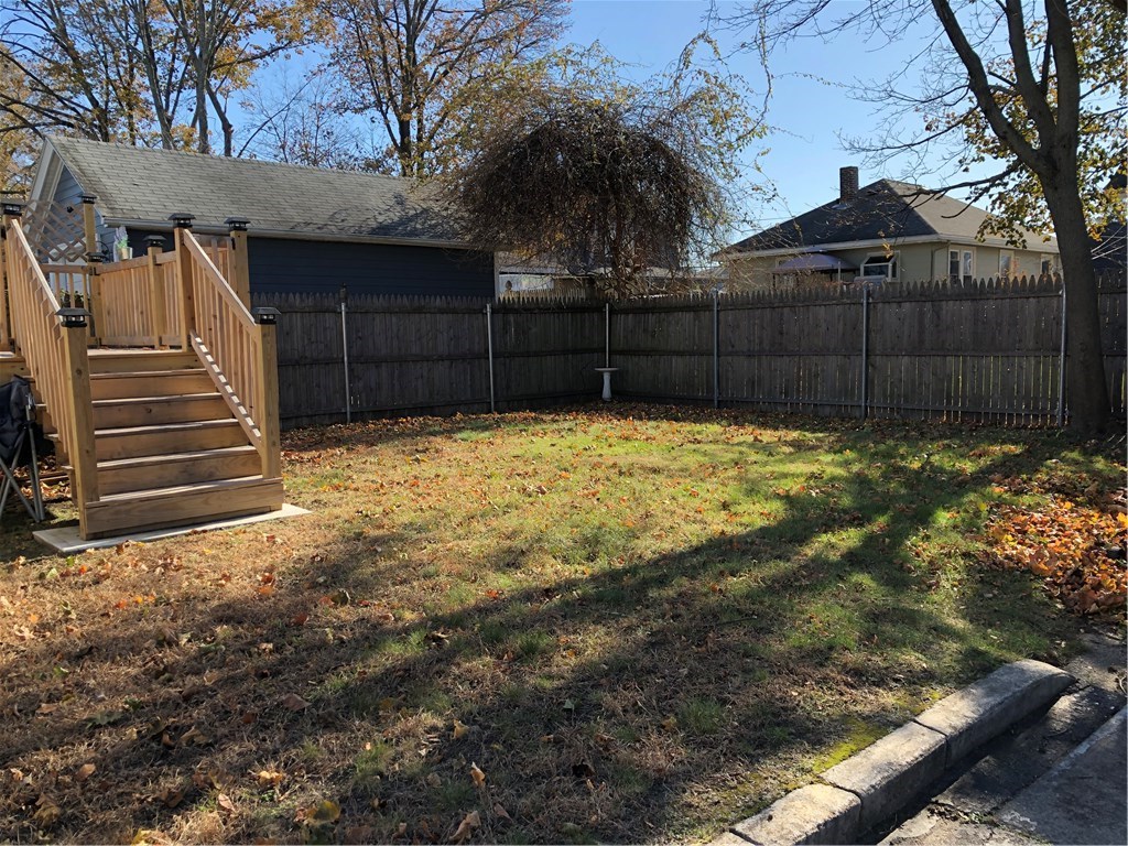 77 Crescent Road Pawtucket, RI 02861 - Photo 5 of 36