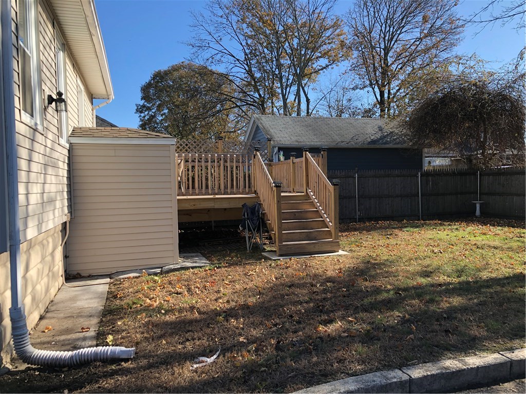 77 Crescent Road Pawtucket, RI 02861 - Photo 6 of 36