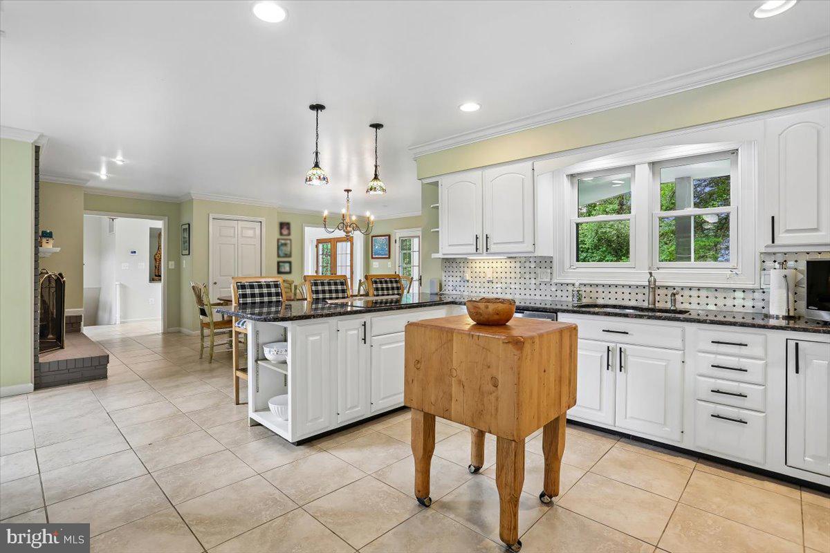 8603 Brickyard Road Potomac, MD 20854 - Photo 18 of 135 Kitchen