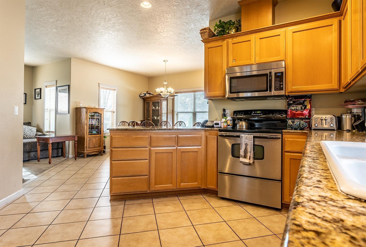 2160 Crestbrook Road, Unit 3 Medford, OR 97504 - Photo 4 of 15 Additional Photo