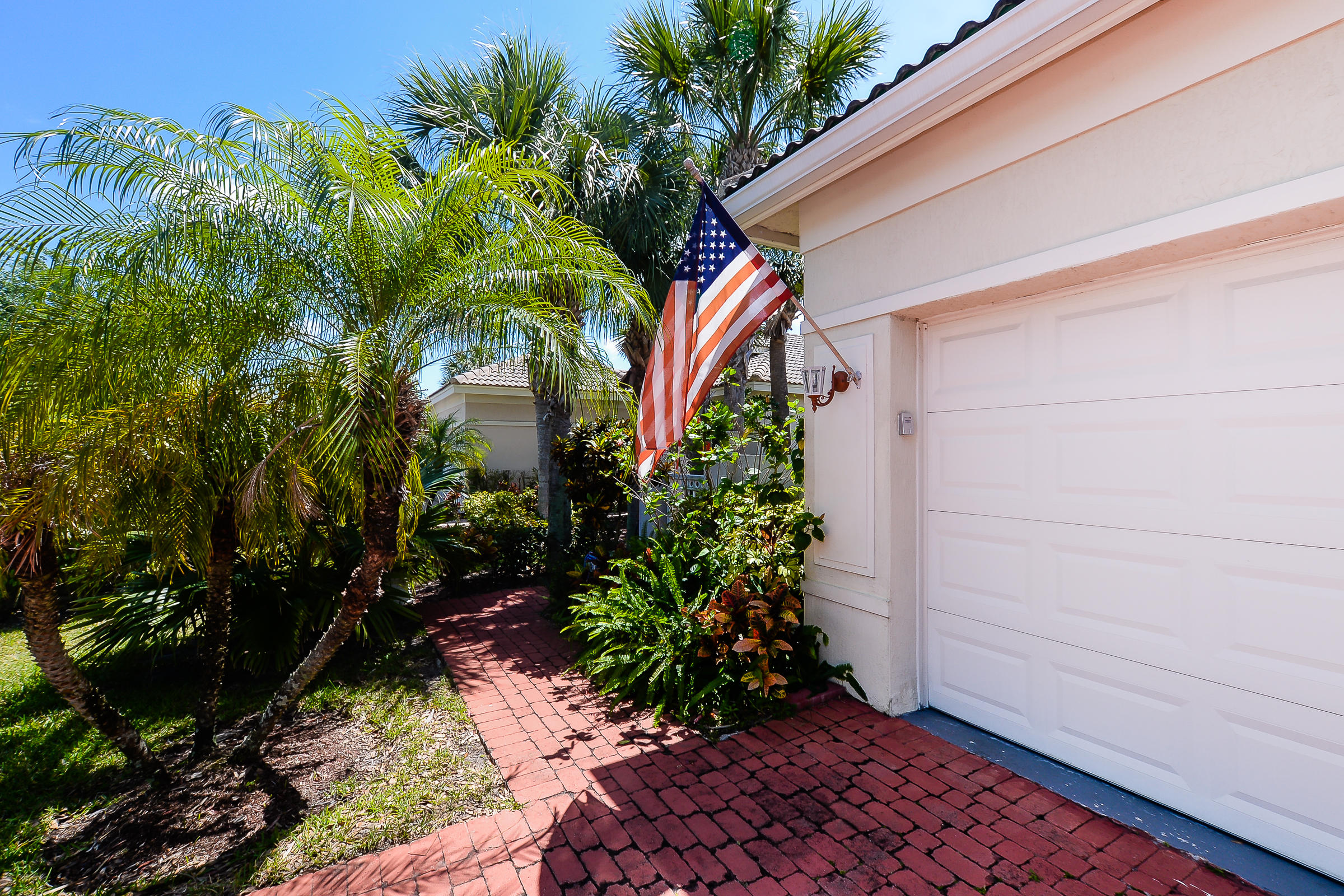821 Northwest Rutherford Court Port St. Lucie, FL 34983 - Photo 2 of 44 LR-8932