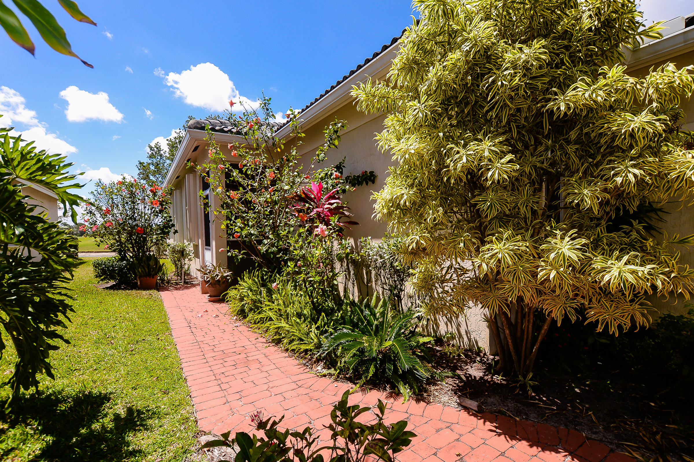 821 Northwest Rutherford Court Port St. Lucie, FL 34983 - Photo 4 of 44 LR-8936