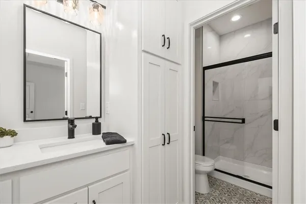 $2,300 | 218 North Boardman Street, Pleasant Hill, MO 64080