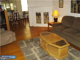 7518 Briar Road Philadelphia, PA 19138 - Photo 3 of 8 Living Room