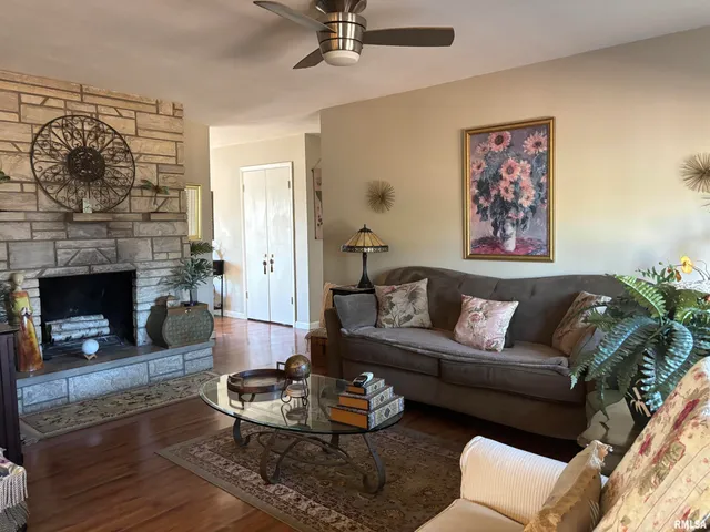 $137,000 | 210 Apple Lane, Anna, IL 62906