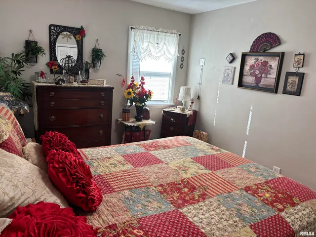 $137,000 | 210 Apple Lane, Anna, IL 62906