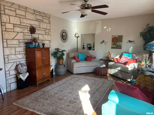 $137,000 | 210 Apple Lane, Anna, IL 62906