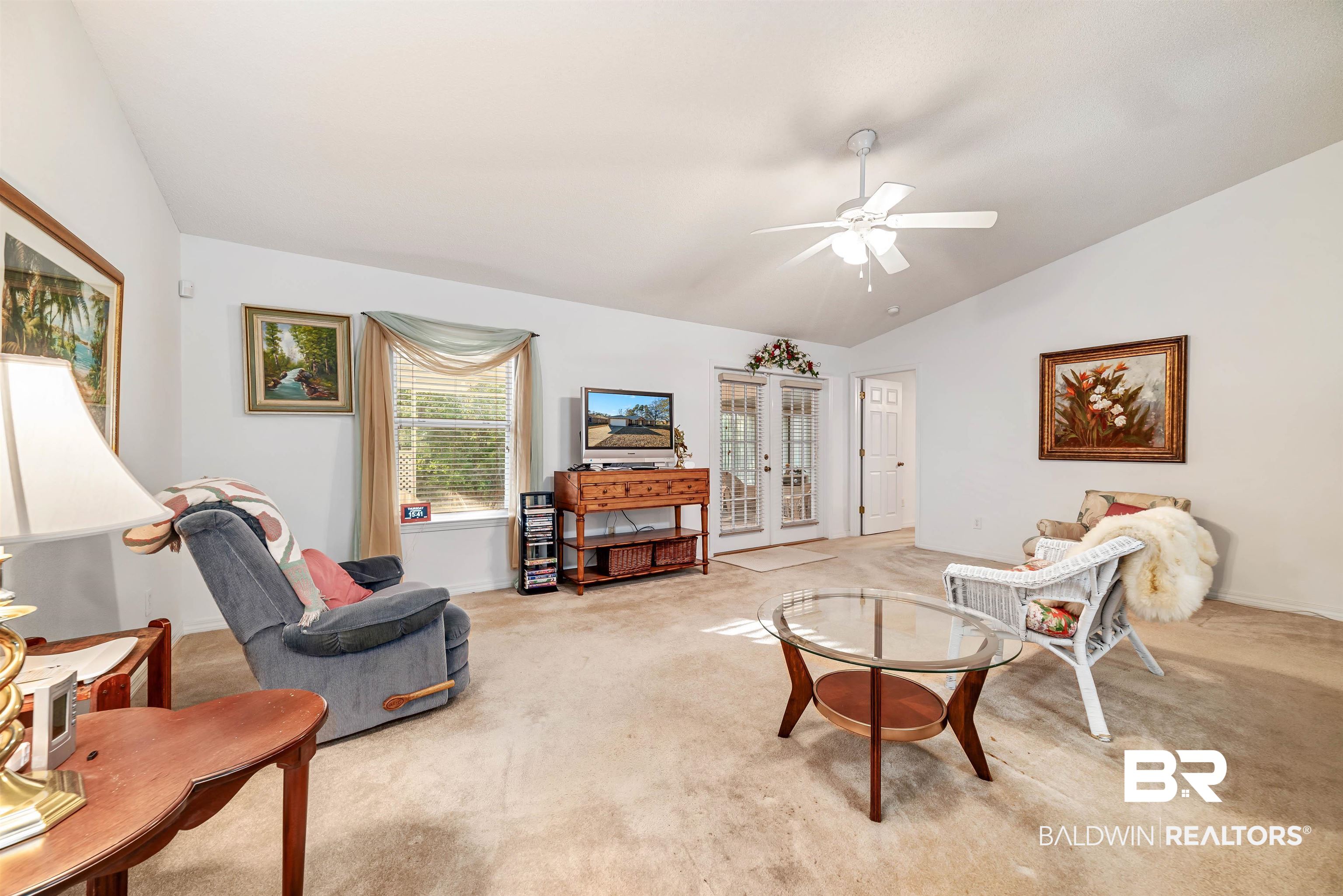 1 Bay Circle Foley, AL 36535 - Photo 8 of 28 Living Room