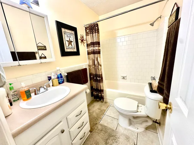 $99,900 | 2020 Continental Avenue, Unit 226, Tallahassee, FL 32304