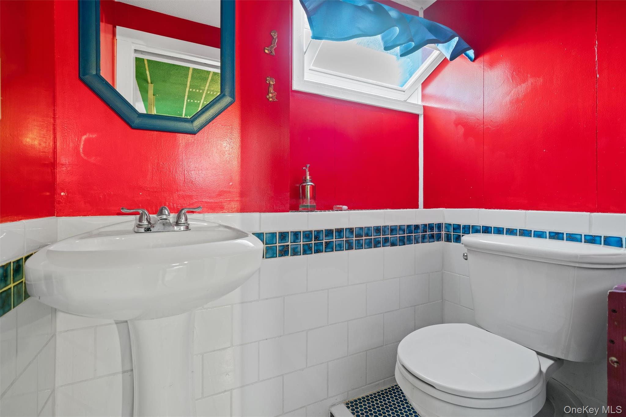 242 Callicoon Center Road Jeffersonville, NY 12748 - Photo 33 of 44 a bathroom with a toilet a sink and mirror