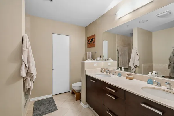 $575,000 | 500 West Superior Street, Unit 813, Chicago, IL 60654