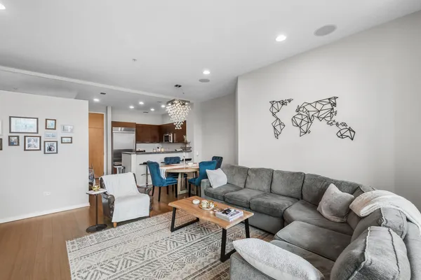 $575,000 | 500 West Superior Street, Unit 813, Chicago, IL 60654