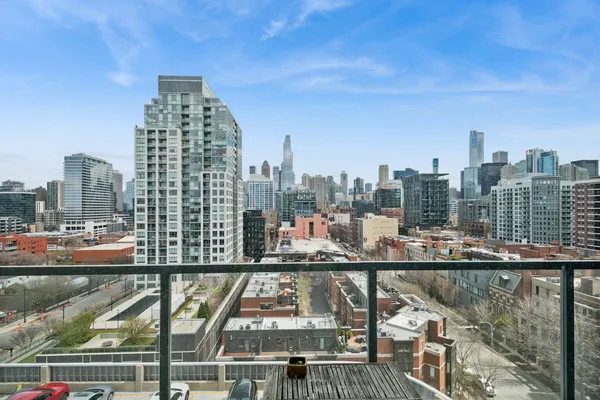 $575,000 | 500 West Superior Street, Unit 813, Chicago, IL 60654