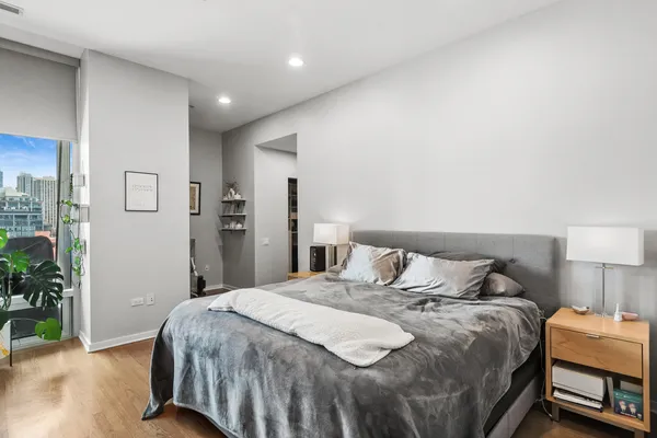 $575,000 | 500 West Superior Street, Unit 813, Chicago, IL 60654