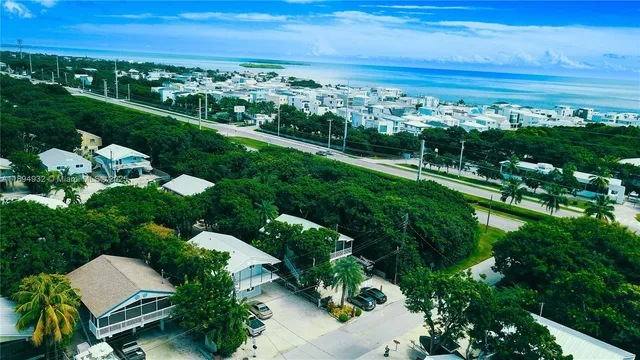 $2,500 | 45 Gumbo Limbo Avenue, Unit 2, Key Largo, FL 33037