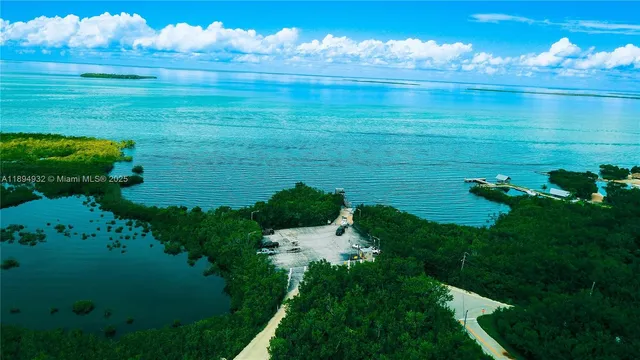 $2,500 | 45 Gumbo Limbo Avenue, Unit 2, Key Largo, FL 33037